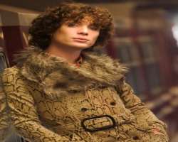 He received a Golden Globe Award nomination for Best Actor for his performance as transgender in 